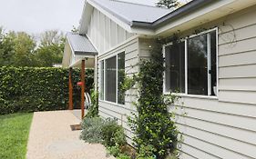 Armidale Cottage On Barney - House 2